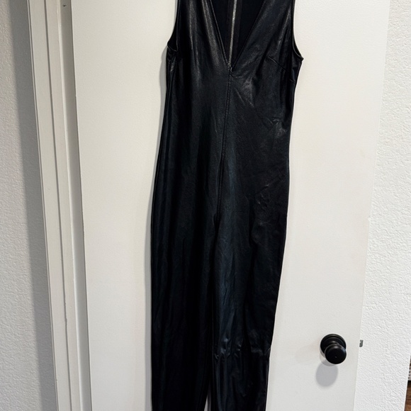 Forever 21 Faux Leather Cropped Jumpsuit – Black – Size Small - Picture 3 of 7
